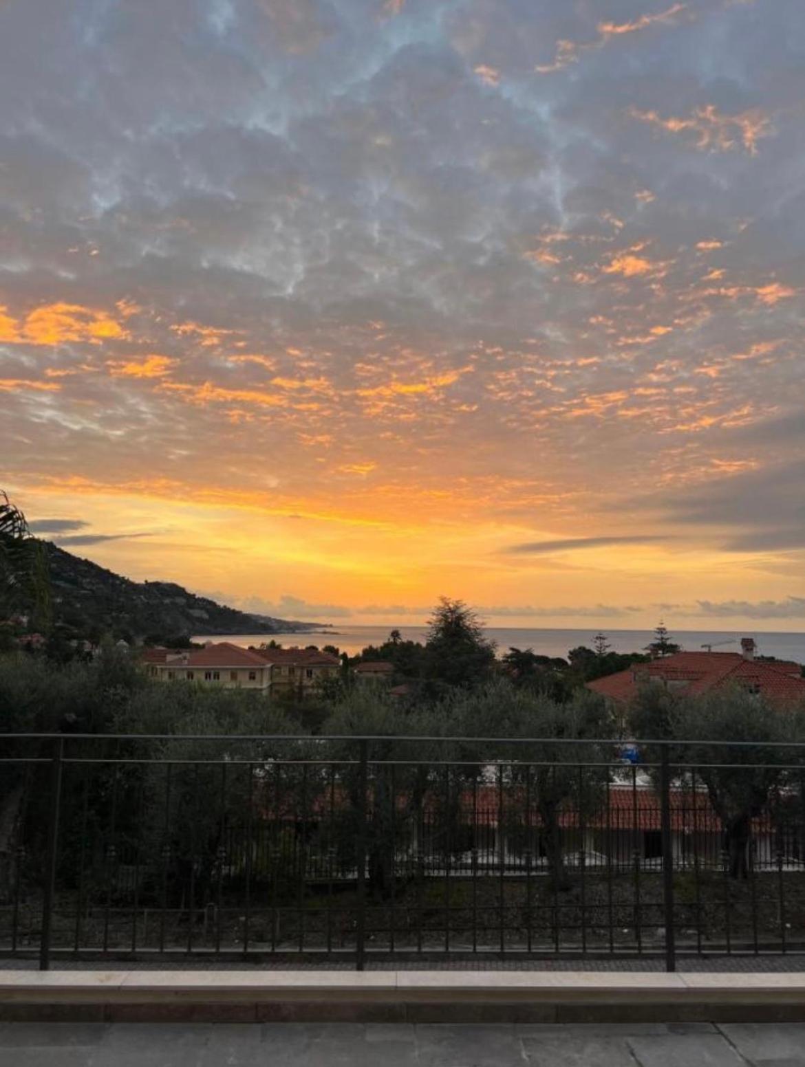 Corso Montecarlo Διαμέρισμα Βεντιμίλια Εξωτερικό φωτογραφία